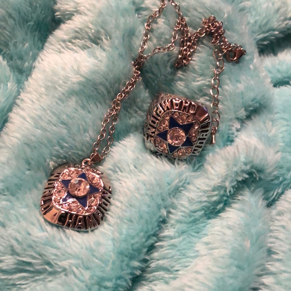 Dallas Cowboys 1971 super bowl ring & necklace!